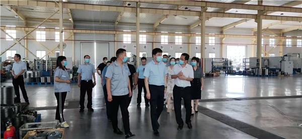 洛陽市副市長魏險峰一行對洛陽博盈軸承有限公司進行考察 洛陽市副市長魏險峰一行對洛陽博盈軸承有限公司進行考察